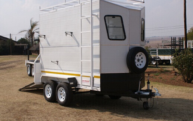 Leo S2 Horse Trailer